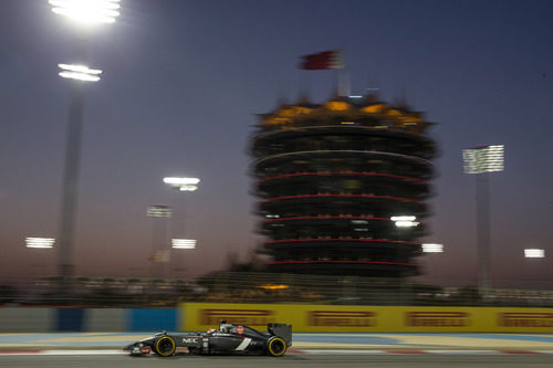 Adrian Sutil marcando tiempo en Baréin