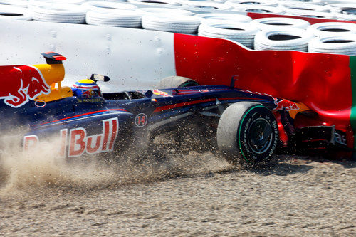 Webber se sale de la pista