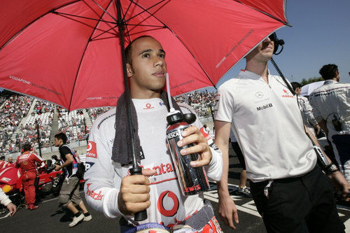 Hamilton en la parrilla