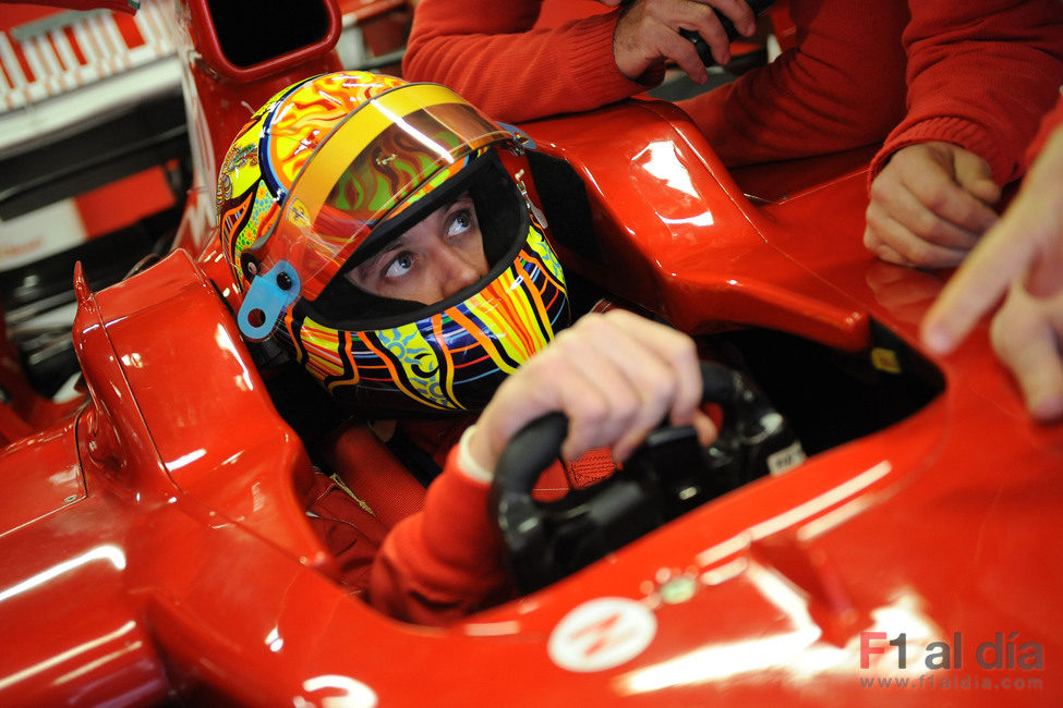 El 9 veces campeón con su habitual casco