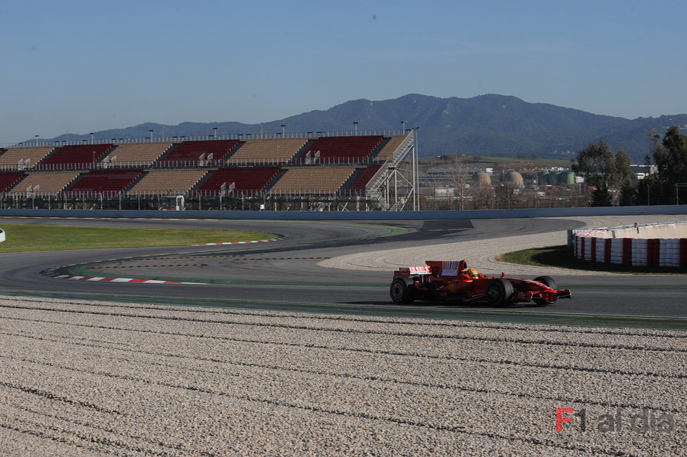 La pista y el piloto a solas