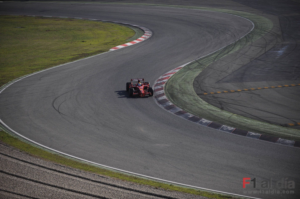 La pista es toda para Massa