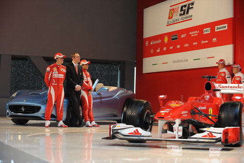 Alonso, Domenicali y Massa ven un video