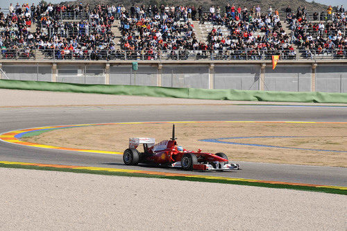 Los españoles arropan a Alonso