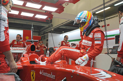 Fernando Alonso se sube al F10