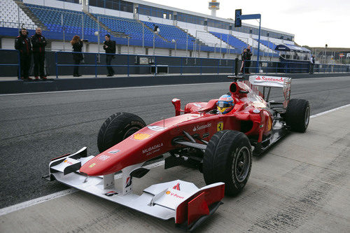 El F10 vuelve a boxes