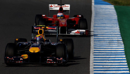 Webber es perseguido por Alonso