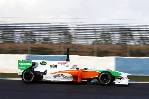 Paul di Resta rueda con el VJM03