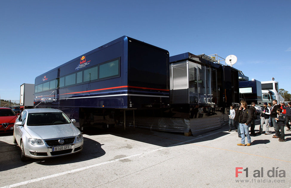 El 'motor-home' de Red Bull