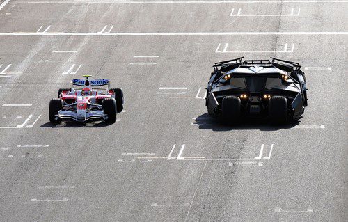 Timo Glock vs. El Caballero Oscuro