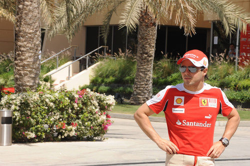 Massa en el 'paddock'