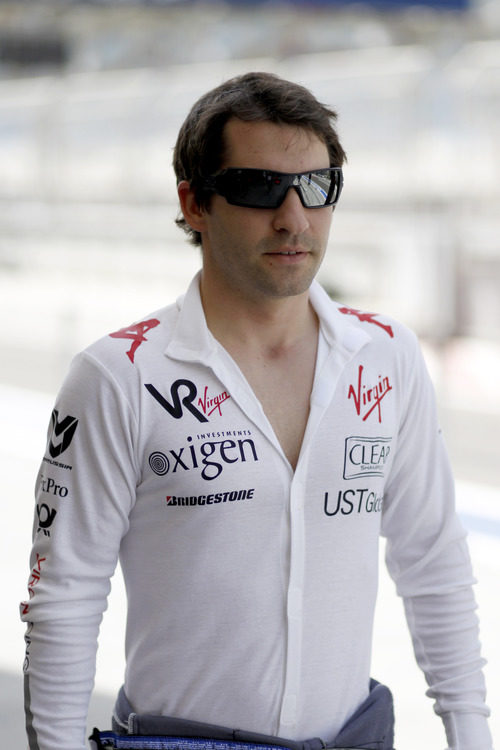 Timo Glock se pasea por el 'paddock'