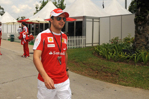 Felipe Massa llega al circuito de Sepang