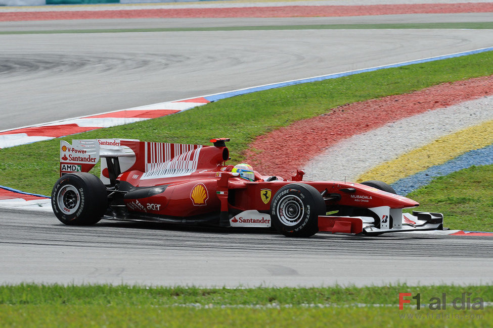 Felipe Massa en plena remontada