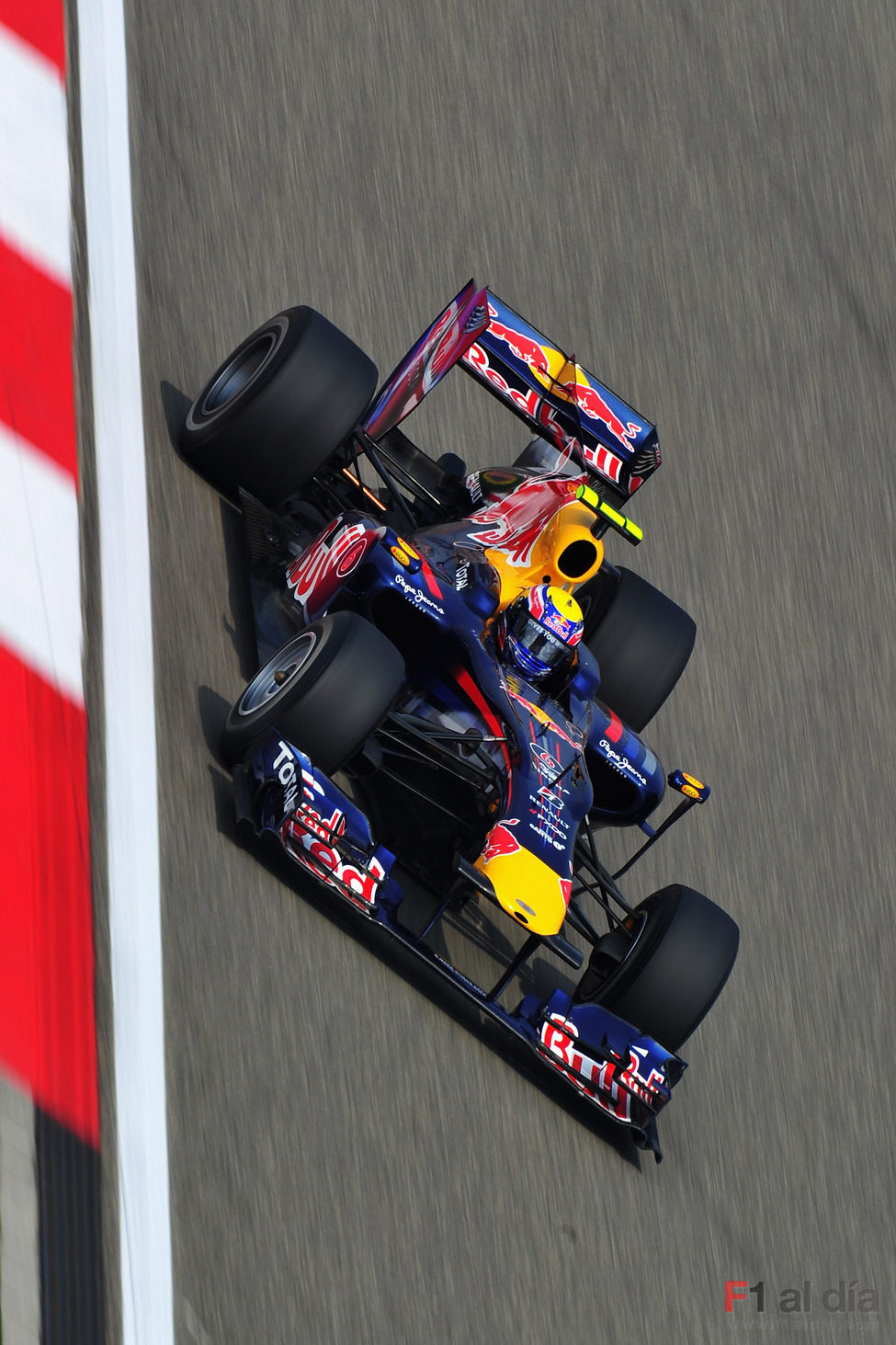 Webber baja a toda velocidad