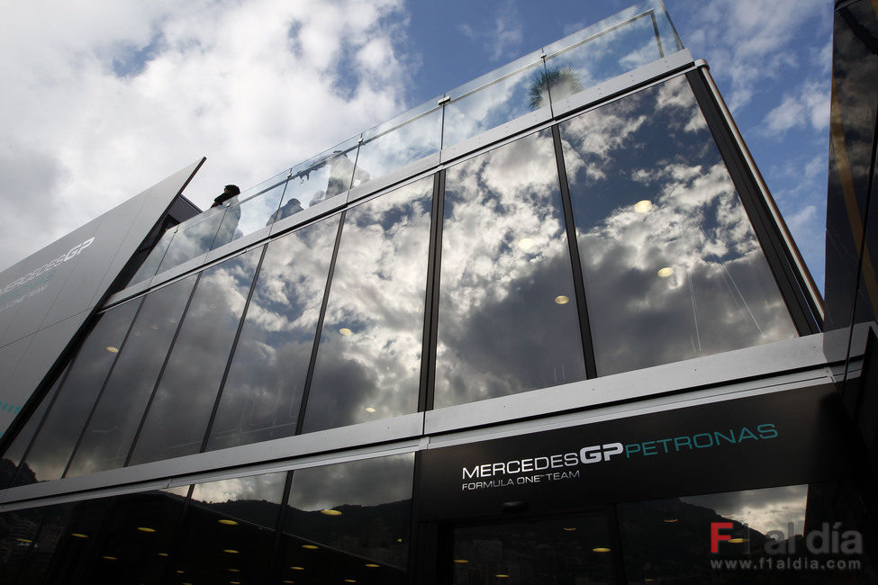 Mercedes GP estrena 'motor home' en Mónaco