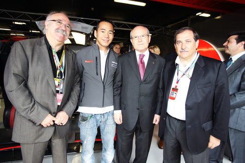 Carod Rovira, Yamamoto, Montilla y Carabante en el box de Hispania