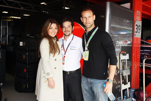 Amaia Montero y Gonzalo Miró visitan a Hispania