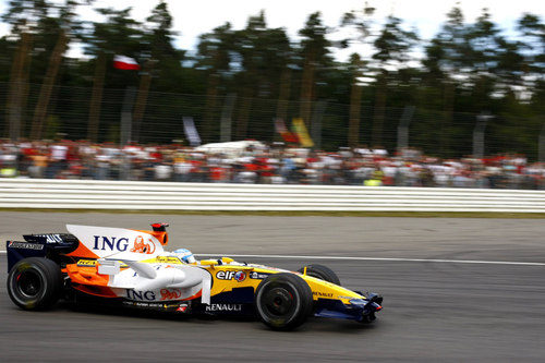 Alonso durante la carrera