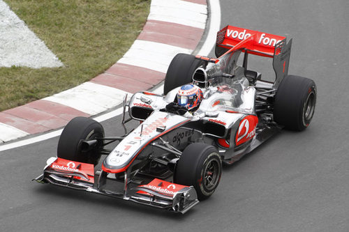 Jenson Button da las primeras vueltas a la pista de Montreal