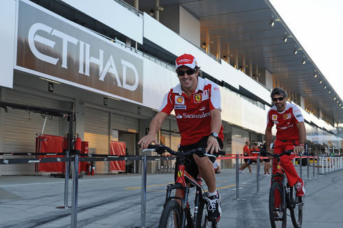 Alonso en la bici