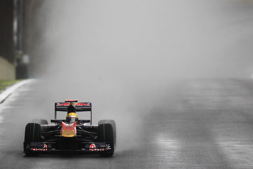 Buemi sobre mojado