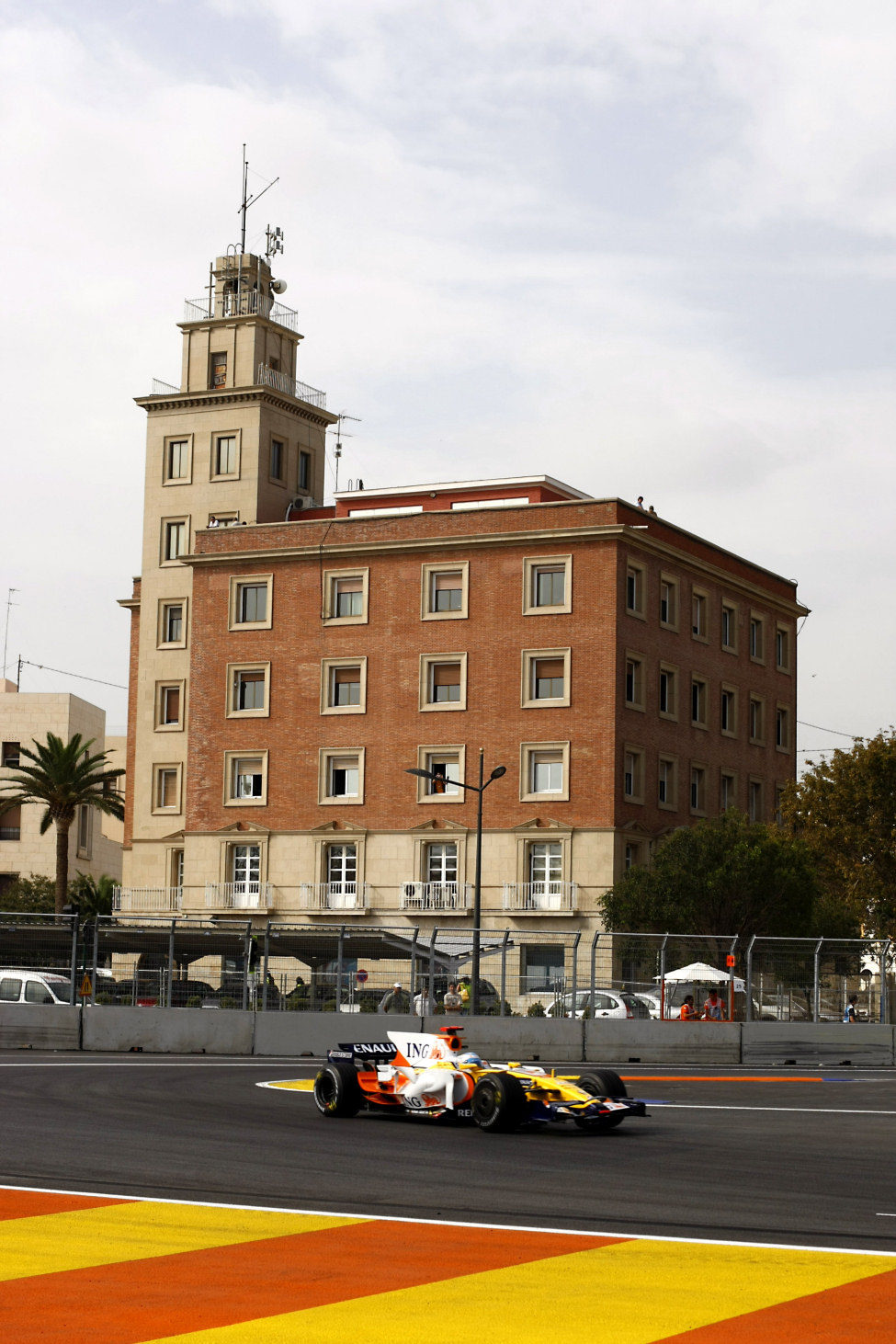 Alonso durante la clasificación