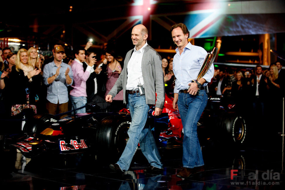 Newey y Horner, a escena