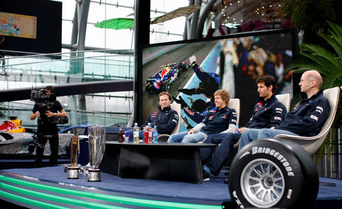 Horner, Vettel, Webber y Newey en rueda de prensa