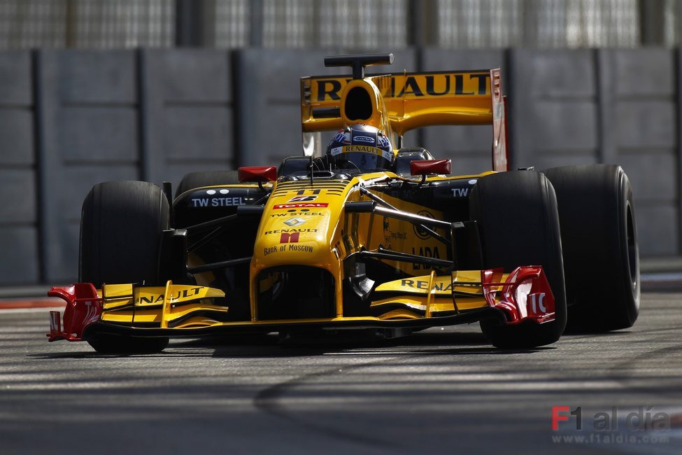 Aleshin rueda con Renault en Abu Dabi