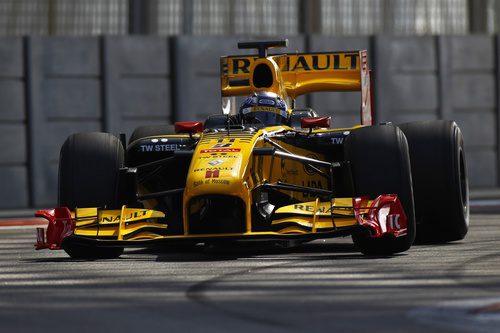 Aleshin rueda con Renault en Abu Dabi