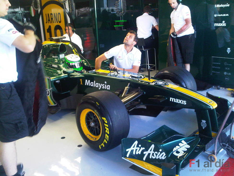 Kovalainen estrena los Pirelli para Lotus