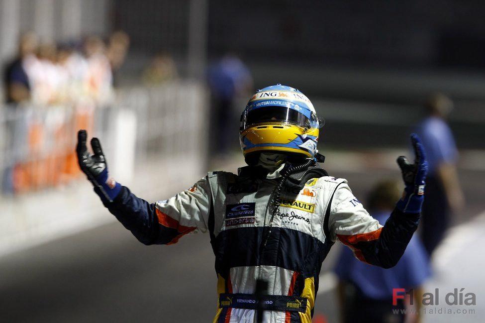 Alonso gana en Singapur 2008