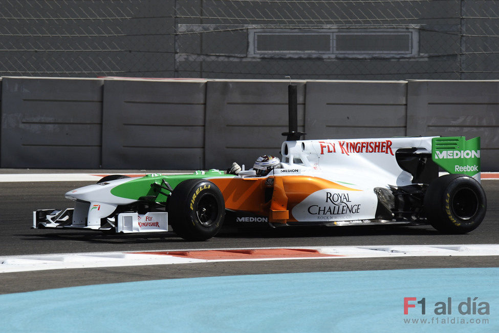 Sutil prueba los Pirelli