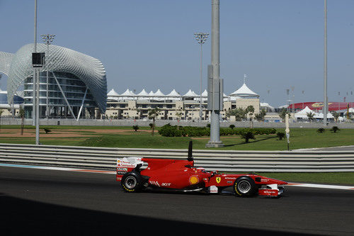 Alonso en el F10 en Abu Dabi