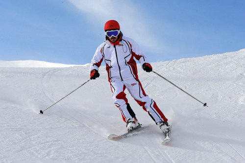 Alonso esquiando en Madonna di Campiglio