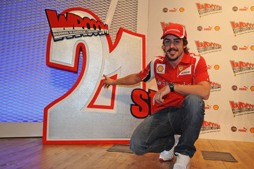 Fernando, su bigote en el 'Wrooom' XXI