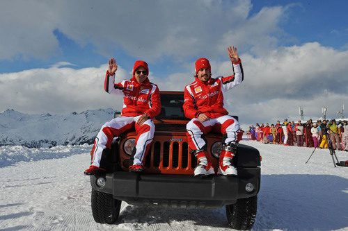 Felipe y Fernando saludan a la afición