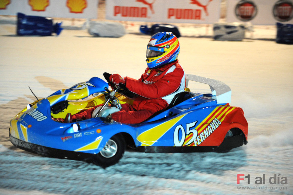 Fernando ganó la carrera de karts