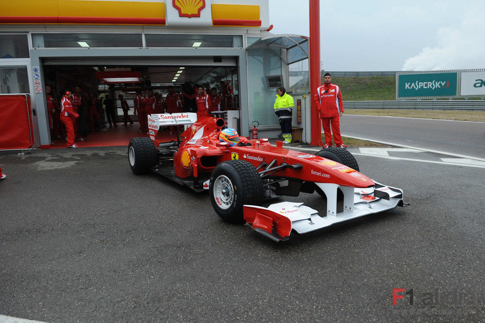 El F150 sale del box de Fiorano