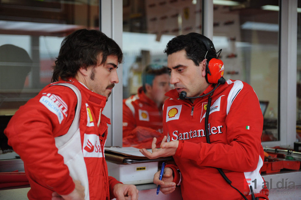 Fernando Alonso y Andrea Stella