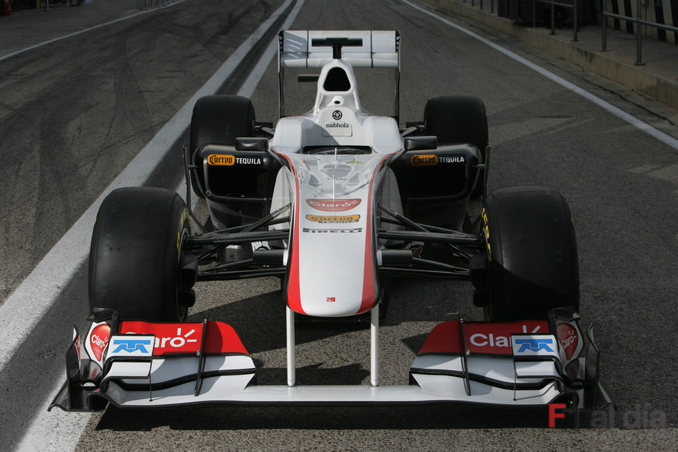 Plano frontal del Sauber C30