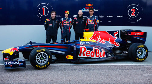 Horner, Vettel, Newey, Webber y el RB7.