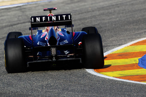 Red Bull muestra a su nuevo patrocinador en el RB7