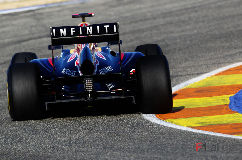 Red Bull muestra a su nuevo patrocinador en el RB7