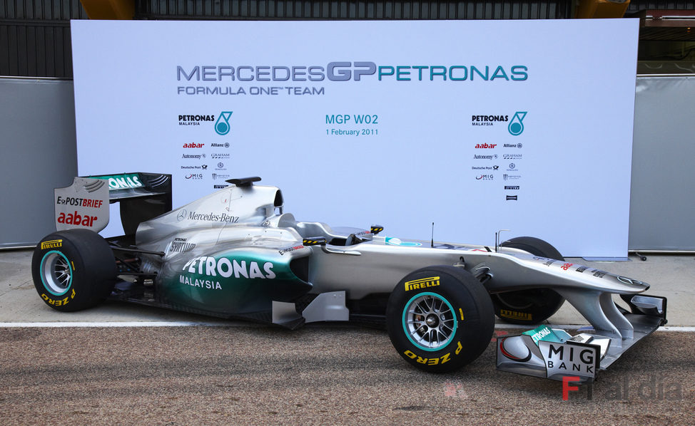 El W02 se presentó en el 'pit-lane' de Cheste