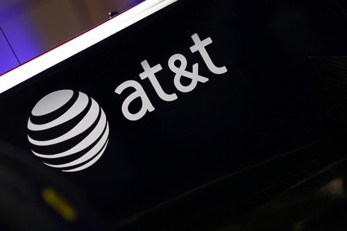 'AT&T' sigue junto a Williams