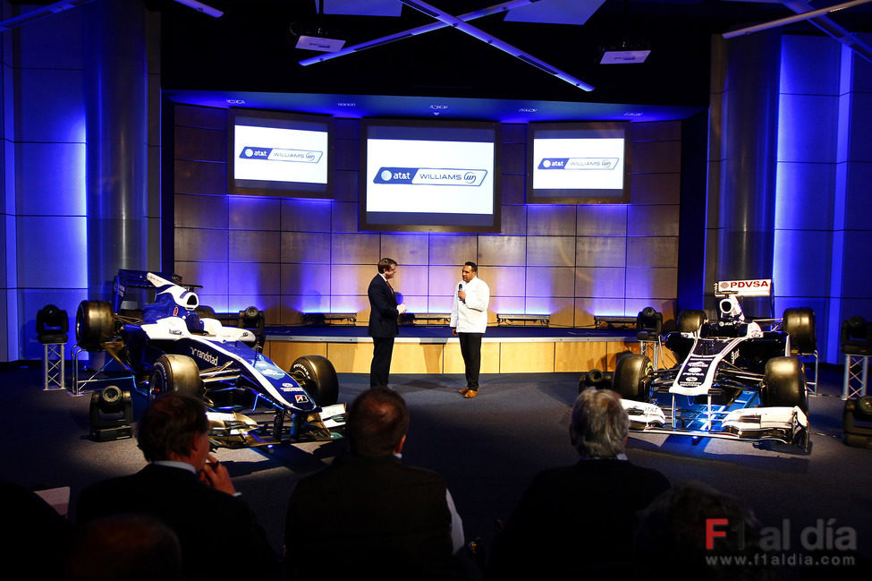 El FW32 y el FW33 juntos en la presentación oficial