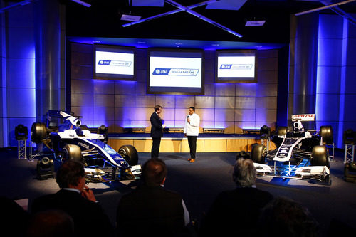 El FW32 y el FW33 juntos en la presentación oficial