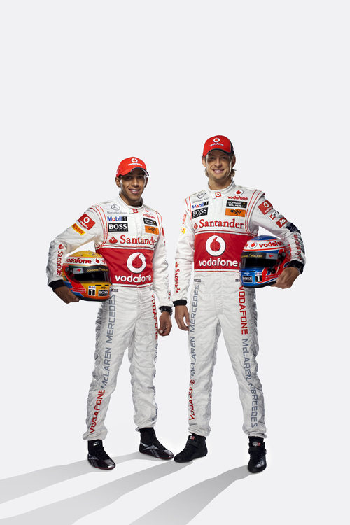 Hamilton y Button, pilotos oficiales de McLaren para 2011